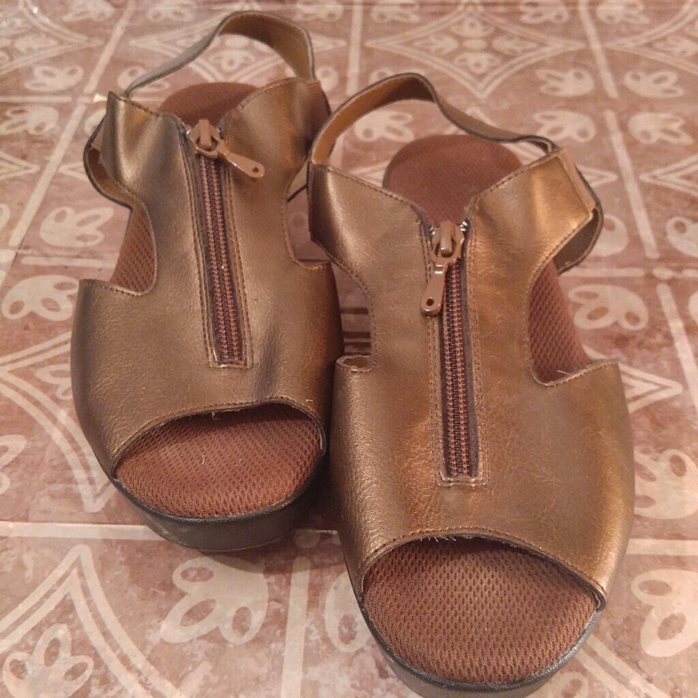 Ziptop Sandal | Bronze | 8 | A1235